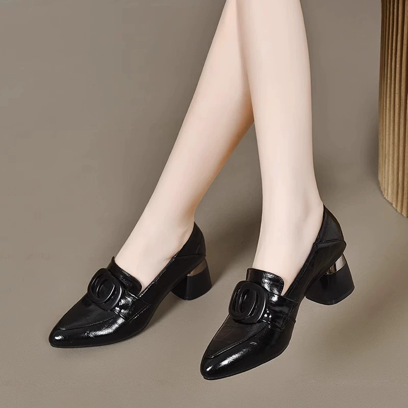 2025 новые туфли с заостренным неглубоким каблуком женские удобные мягкие кожаные туфли на средних каблуках