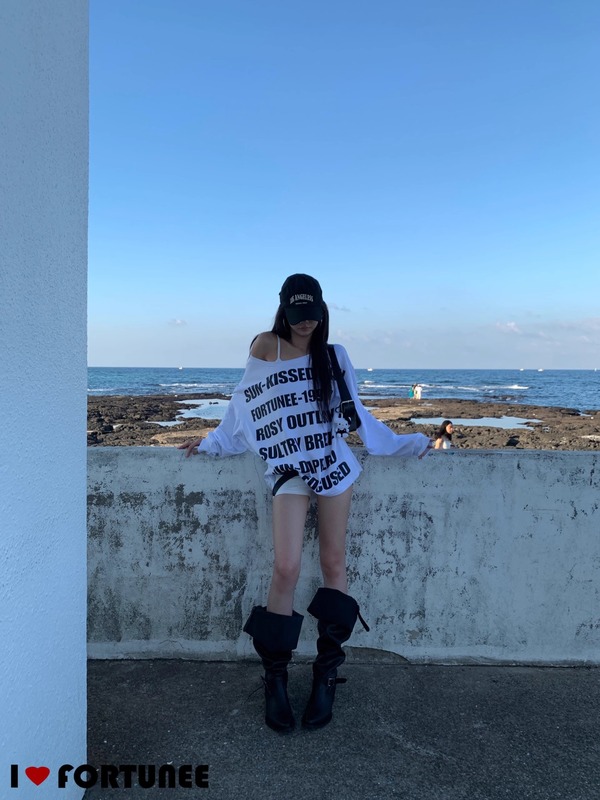 アメリカンホットガールオフショルダーレタープリント長袖Tシャツレディース初秋ミドル丈カジュアルルーズレイジーオフショルダートップ|undefined