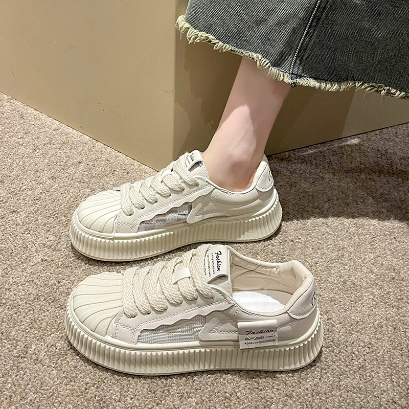 Белые женские туфли на толстой подошве, лето 2023, новые повседневные универсальные кроссовки с дышащей сеткой и мягкой подошвой из тонкой сетки
