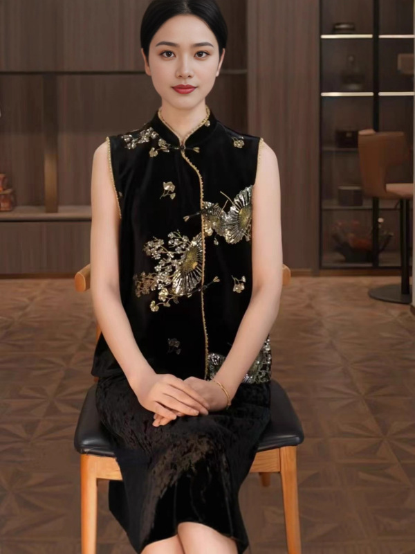 2025新款女装丝绒重工绣花珠片马甲新中式国风复古坎肩上衣开衫|undefined