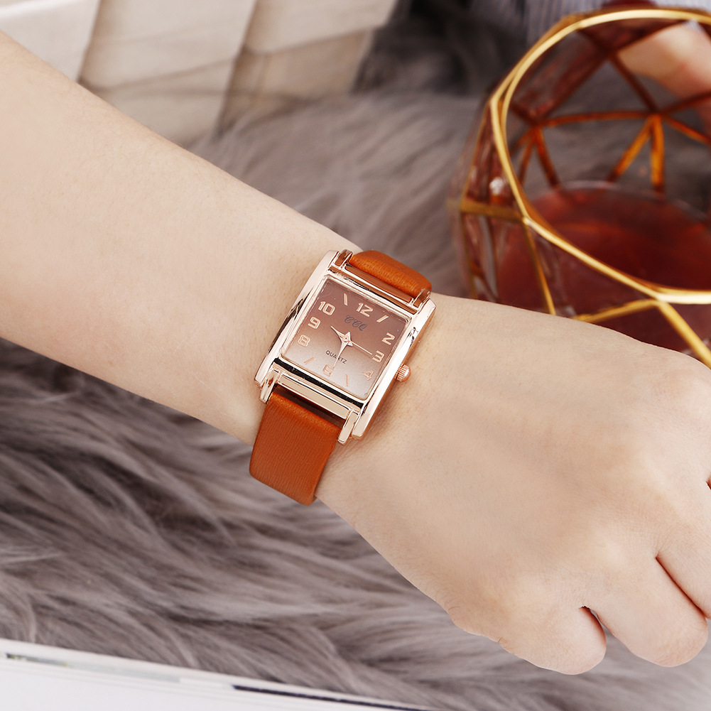 Nuovo orologio da donna al quarzo in stile campus fresco e alla moda con quadrante piccolo digitale minimalista alla moda_voghion.com