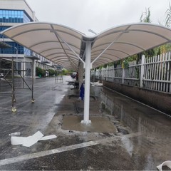 屋外倉庫用膜構造バスケットボールコート観客席景観日よけ雨よけ合金構造倉庫天井張力膜