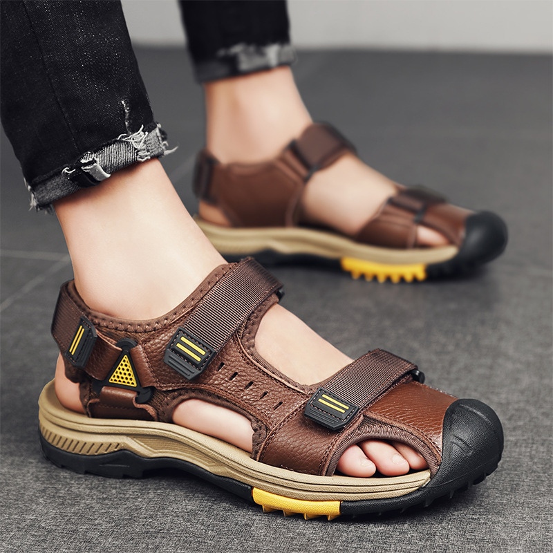 2025 New Sandals Men's Genuine Leather Cowhide Summer Breathable Soft-soled Top-layer Cowhide Outwear Beach Shoes