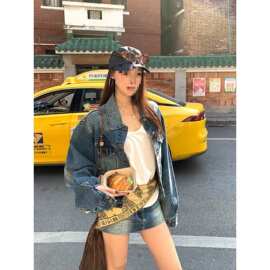 红人馆牛仔外套女新款今年流行春季蓝色韩系超火减龄上衣