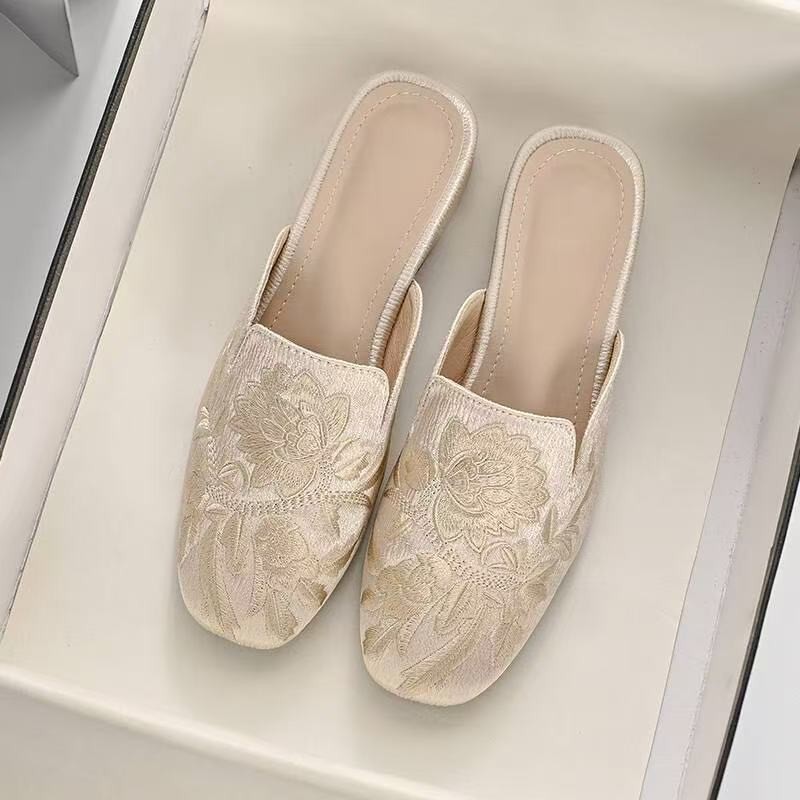2026 verano nuevo estilo chino bordado estilo nacional zapatillas retro Muller moda versátil zapatillas de cabeza media image 4