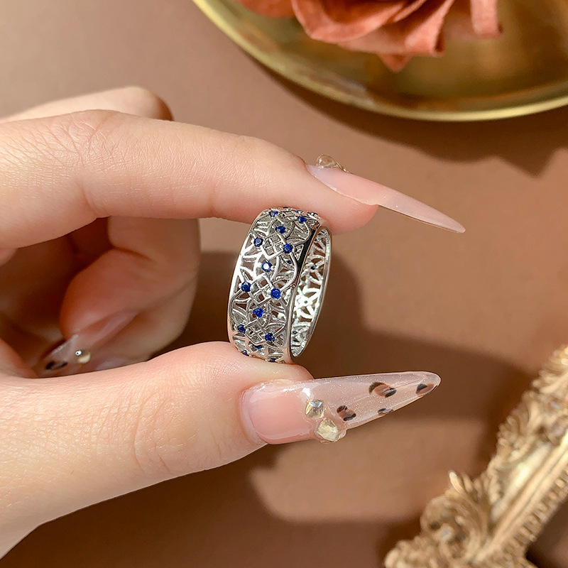 New Product Wish European and American Cross-Border Entrepreneurial Micro-Paved Zircon Ring Exquisite Cut Out Flower Couple Ring Wholesale New Product Wish European and American Cross-Border Entrepreneurial Micro-Paved Zircon Ring Exquisite Cut Out Flower Couple Ring Wholesale