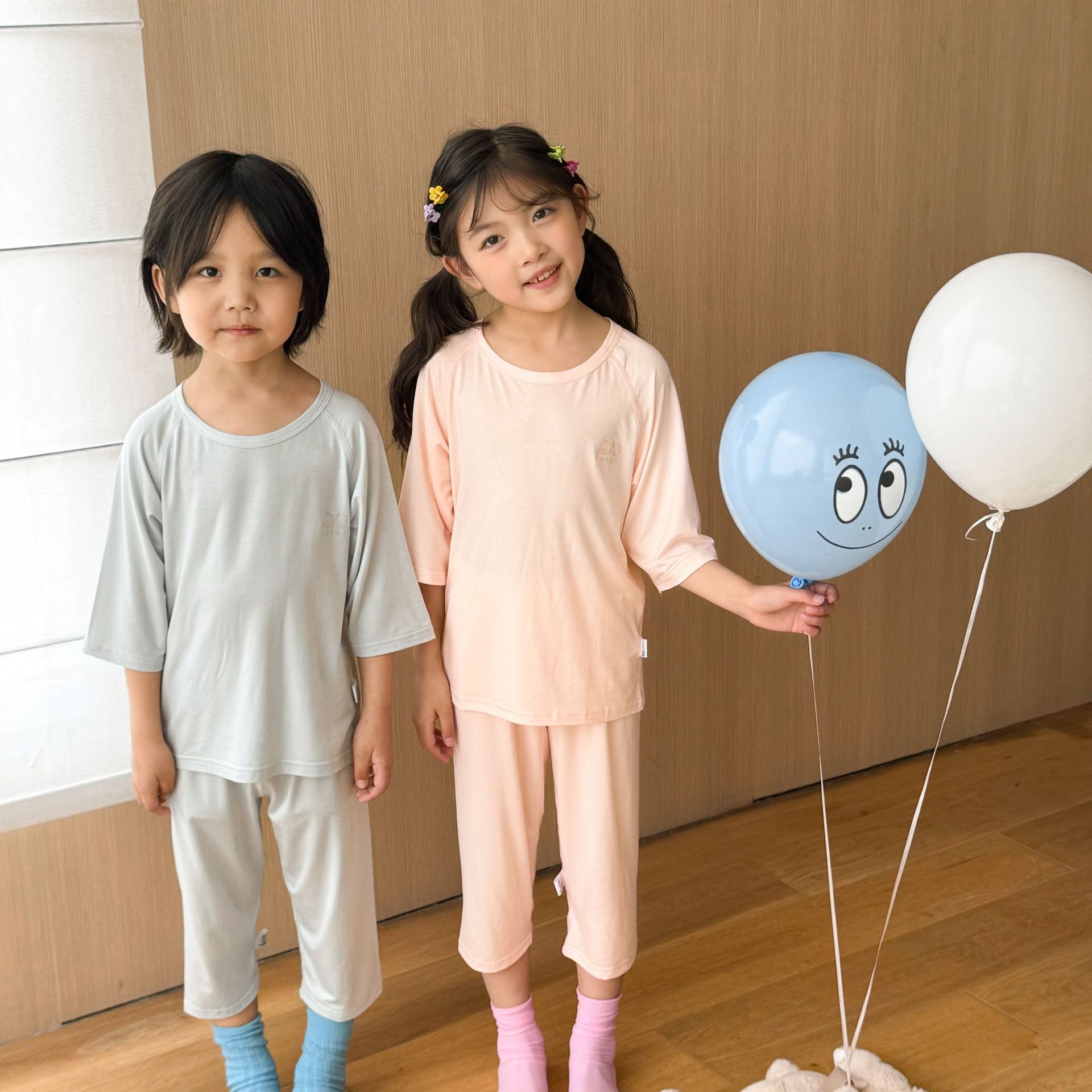 Pijamas de niños de Tiansie, niños insertados en mangas sin hueso, ropa de hogar delgada coreana, ropa de aire acondicionado de verano para niños de tamaño medio y grande
