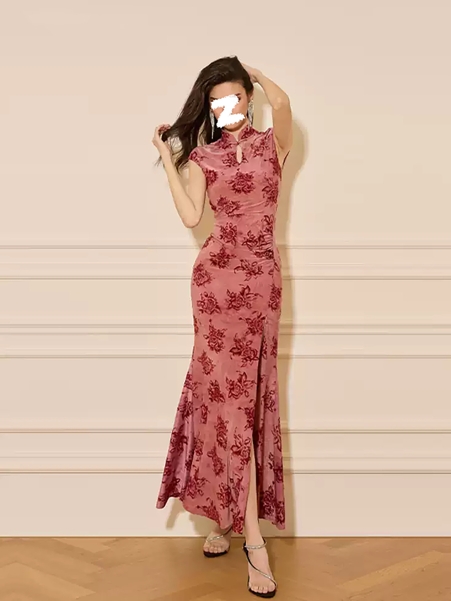 Đầm maxi nữ phong cách cổ điển Hồng Kông – thiết kế cổ đứng, tà xẻ, ôm eo — Hồng nhạt chi tiết 2