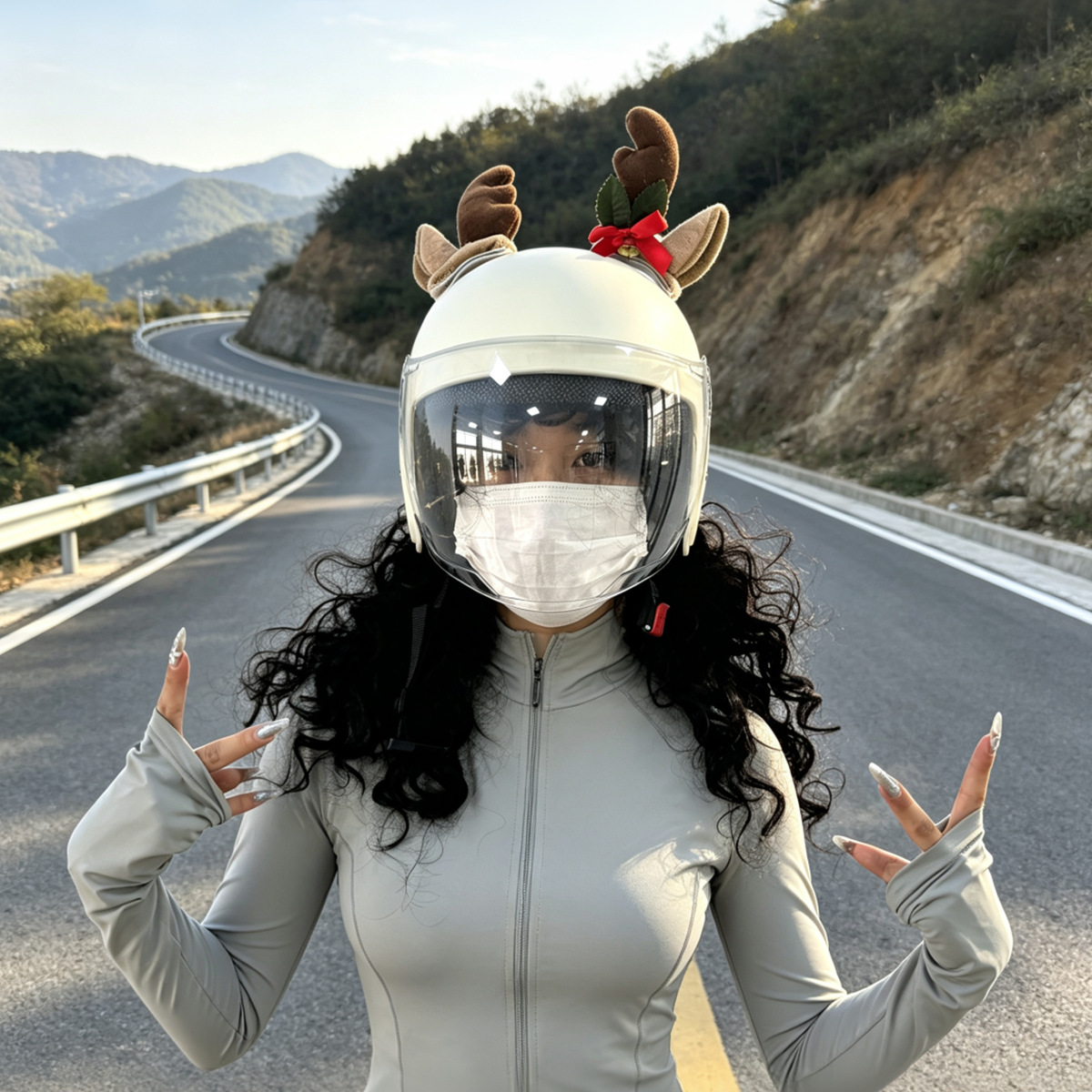 Christmas Reindeer Antler Delivery Rider Helmet Decoration Cute Motorcycle Personalized Decoration with Detachable Cat Ears