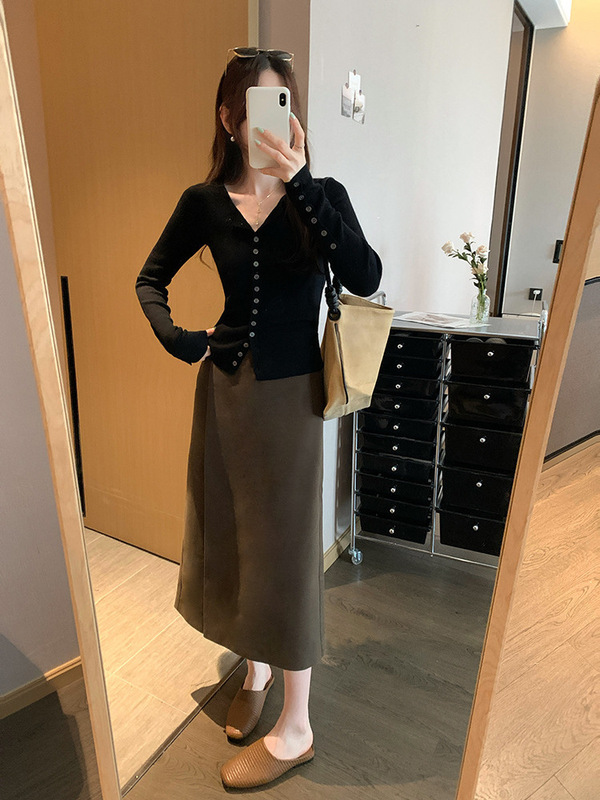 法式高级感单排扣长袖针织开衫女2025早秋新款修身显瘦绝美小上衣|undefined
