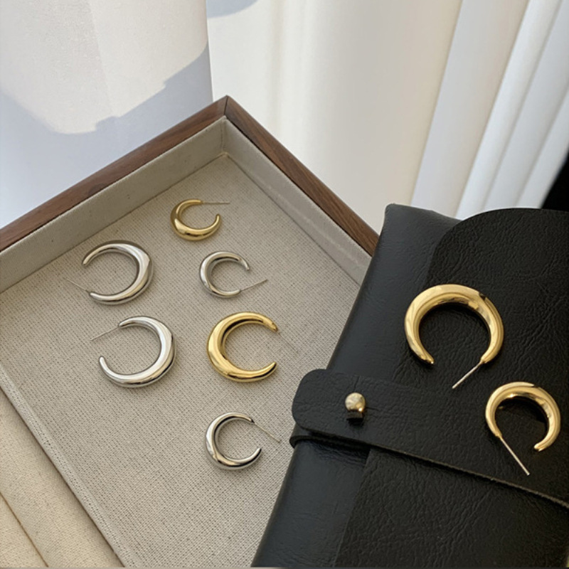 S925 Textured Crescent Hoop Stud Earrings Minimalist Fashion Style_voghion.com
