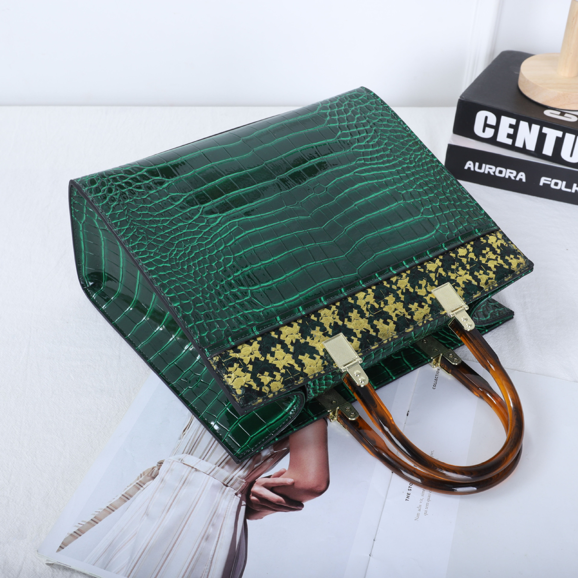Leichte Luxusmarke für Mütter mittleren Alters 2024, neue trendige und stilvolle Handtasche für große Damen mit Temperament und großer Kapazität_voghion.com