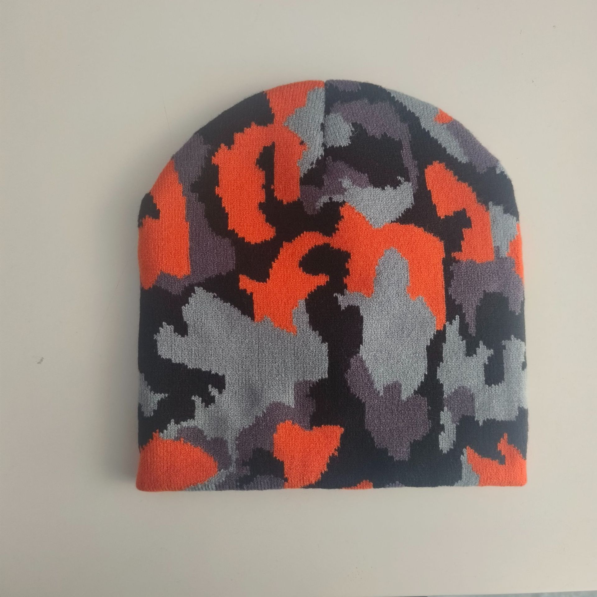 Sombrero de lana jacquard de camuflaje de punto Shun Zun Sombrero de jersey creativo cálido de invierno también se puede fijar