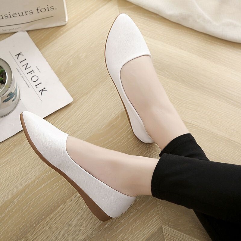 Pointed-Toe Women's Flats with Soft Soles and Soft Uppers, Suitable for Flight Attendants, New 2026 Spring/Autumn Comfortable Casual Leather Work Shoes