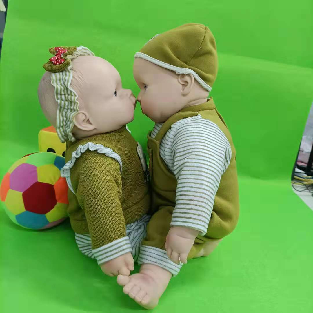 跨境新款双胞胎英寸可爱脸大娃娃公仔男孩女孩礼品玩具科教亲子