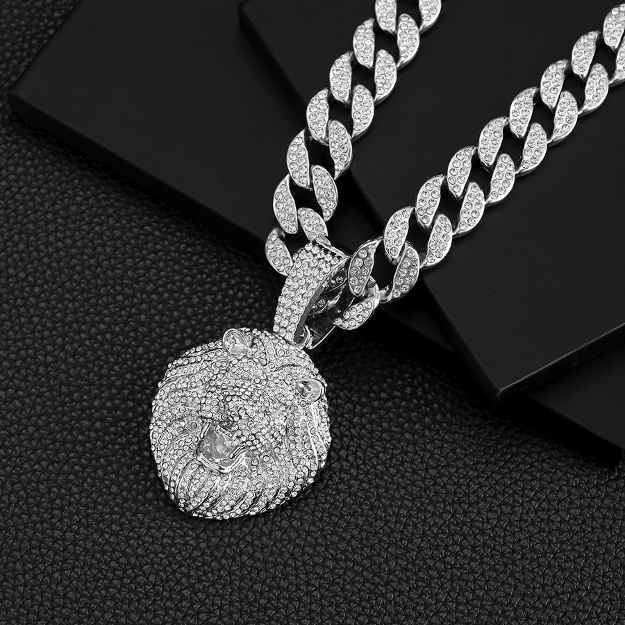 Collar de cadena cubana con colgante de cabeza de león estéreo de diamantes completo personalizado para hombre, cadena de clavícula de moda hip-hop europea y americana