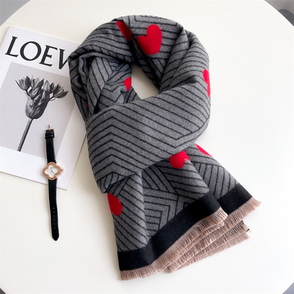 Women's Sweet Streetwear Heart Shape Imitation Cashmere Printing Scarf display picture 1