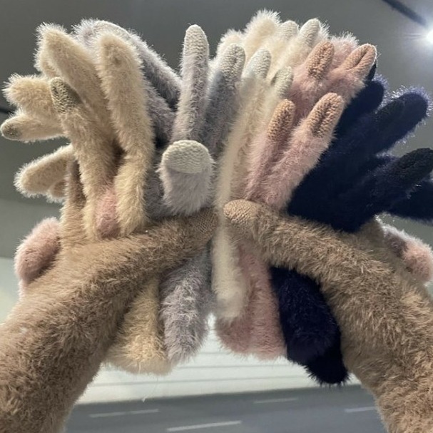 Nuevo amor de pantalla táctil guantes de peluche al aire libre de cinco dedos lindo tejido otoño invierno calentamiento a prueba de viento guantes de invierno para chicas