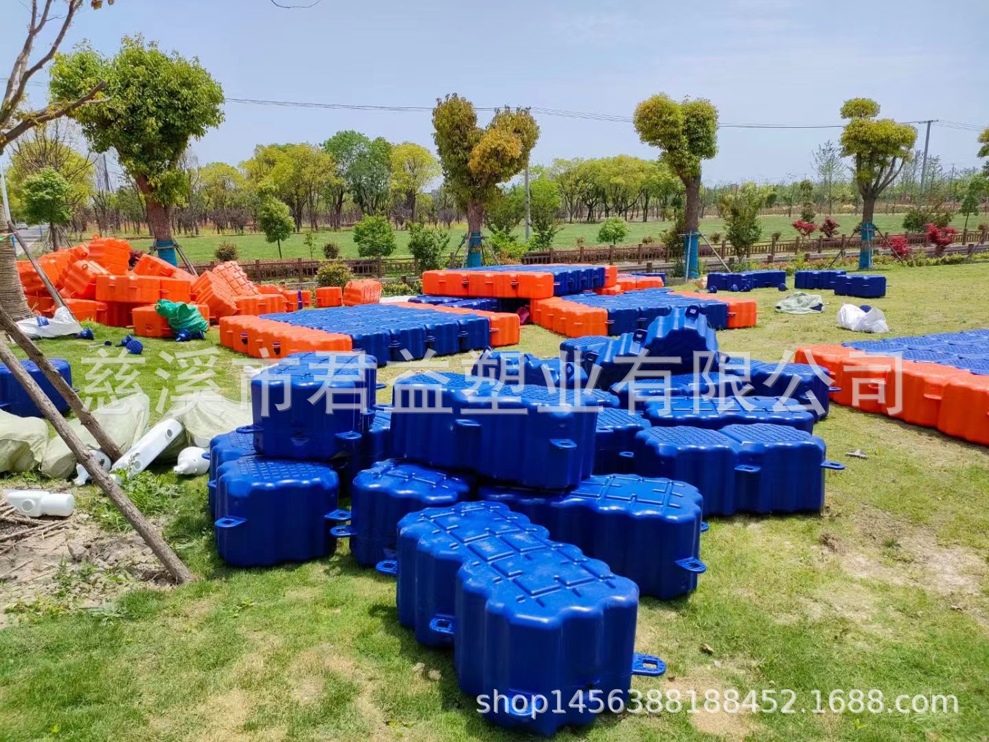 河面船只停靠平台码头 水上作业建设平台 塑料浮箱养殖浮台