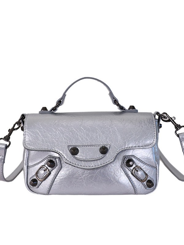 Nuevo cross-border portátil clavos locomotora bolso pequeño flip para mujeres cool brownies explosión de viento agrietado mochila de hombro