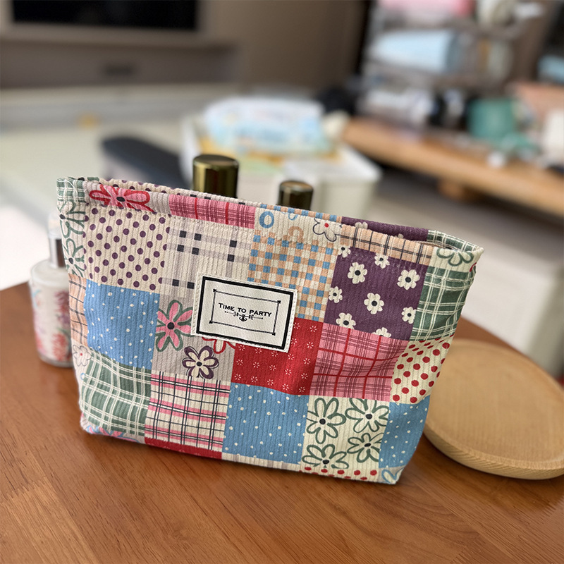 Large capacity portable puzzle bag, creative patchwork plaid cosmetic bag, cross-border travel cosmetics bag for women.