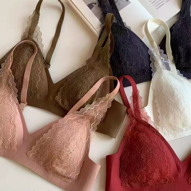 3364 French Aesthetic Encaje Romantic Lolita Triangle Cup Ropa interior sin costuras Sujetador delgado sin anillo de acero