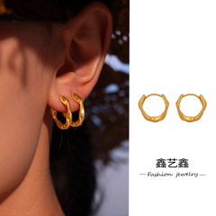 鑫芸鑫欧美新作幾何学ツイストイヤリングステンレス材質18kメッキ真金シンプル軽豪華風耳飾り