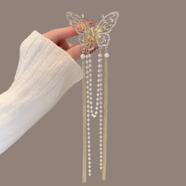 crab pin with butterfly with tassels pearl
