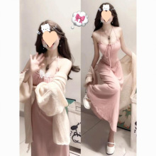 大码胖正式场合气质裙子温柔风修身挂脖粉色连衣裙软糯开衫套装