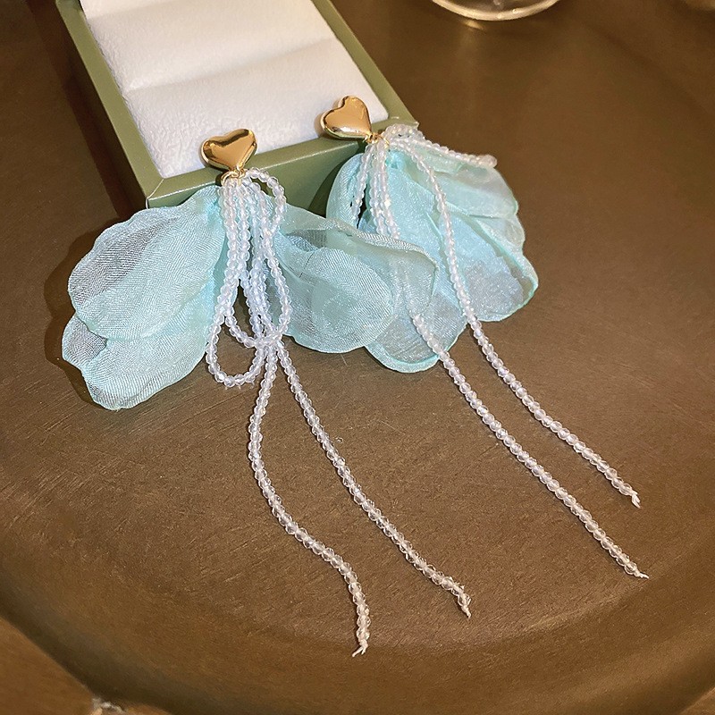 Pendientes de borla de flores de tela de aguja de plata Pendientes de estilo de vacaciones junto al mar