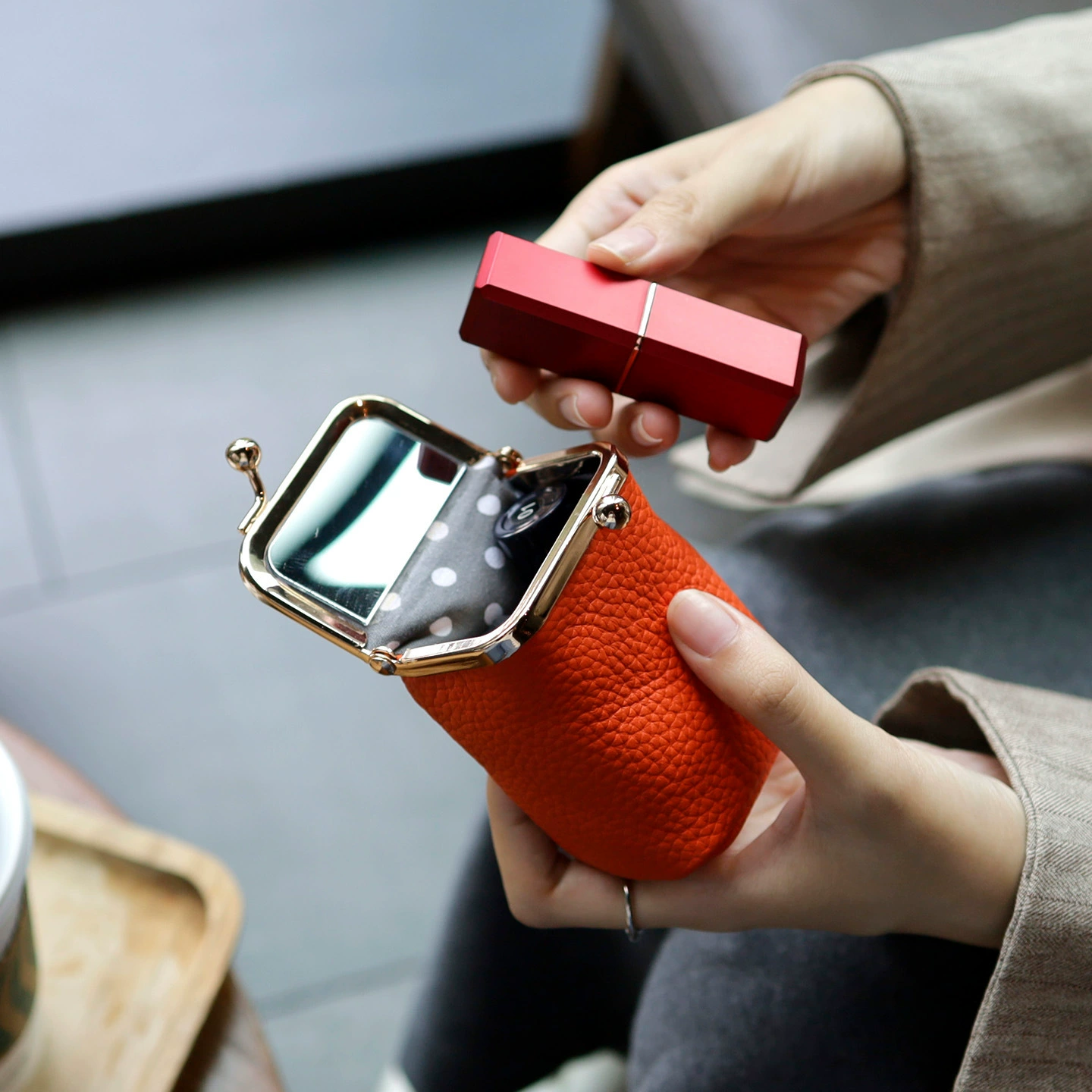 Трансграничная оптовая продажа, сумка для губной помады из натуральной кожи с зеркалом для макияжа, портативная сумка для хранения наушников первого слоя из воловьей кожи, оптовая продажа