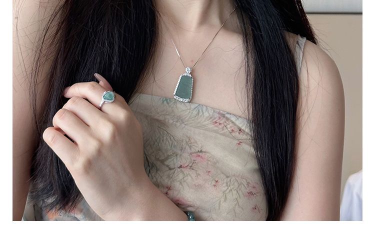 Mặt dây chuyền ngọc bích tự nhiên A hàng xanh nước biển không làm gì, khung bạc sterling đính đá chi tiết 28