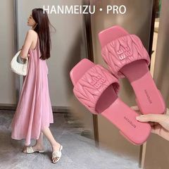 工場直販〜アミュウの夏用女性用スリッパ、新しい三亜休暇プリーツフラットスクエアトゥサンダル