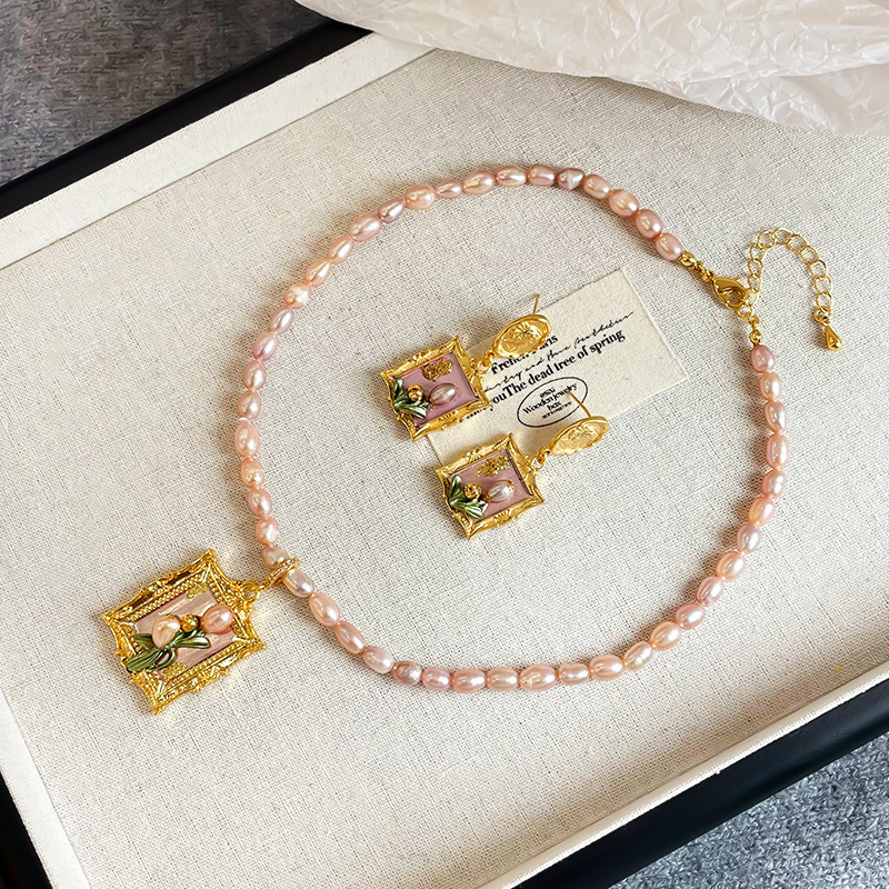 Nala Retro Enamel Photo Frame Freshwater Pearl Earrings and Necklace Set Exquisite Earrings Necklace Accessories for Women Nala Retro Enamel Photo Frame Freshwater Pearl Earrings and Necklace Set Exquisite Earrings Necklace Accessories for Women