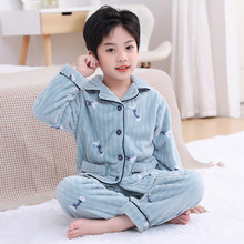 �ﶬ��ͯ���m�q˯���H�ӼҾӷ�һ���Ŀ�ɺ���q˯�¼Ӻ��д�ͯ���b