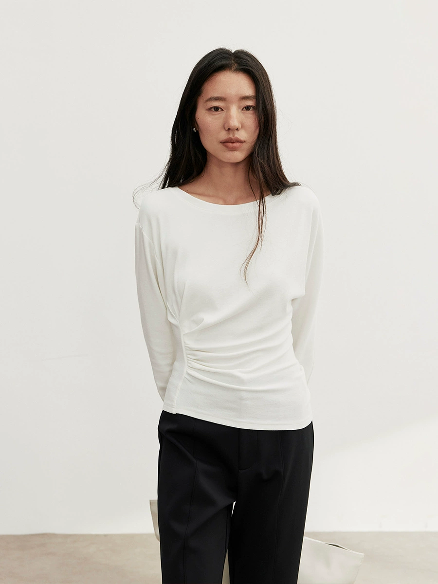 爱与南希 Design base long-sleeve with a round collar, slim fit
