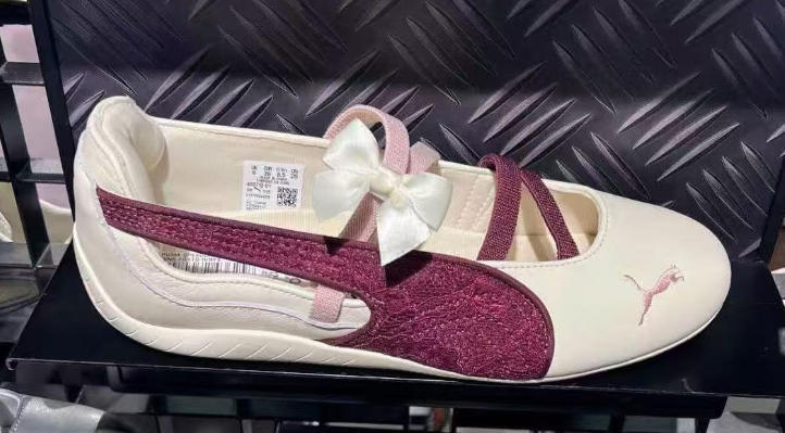 White and Red Bow