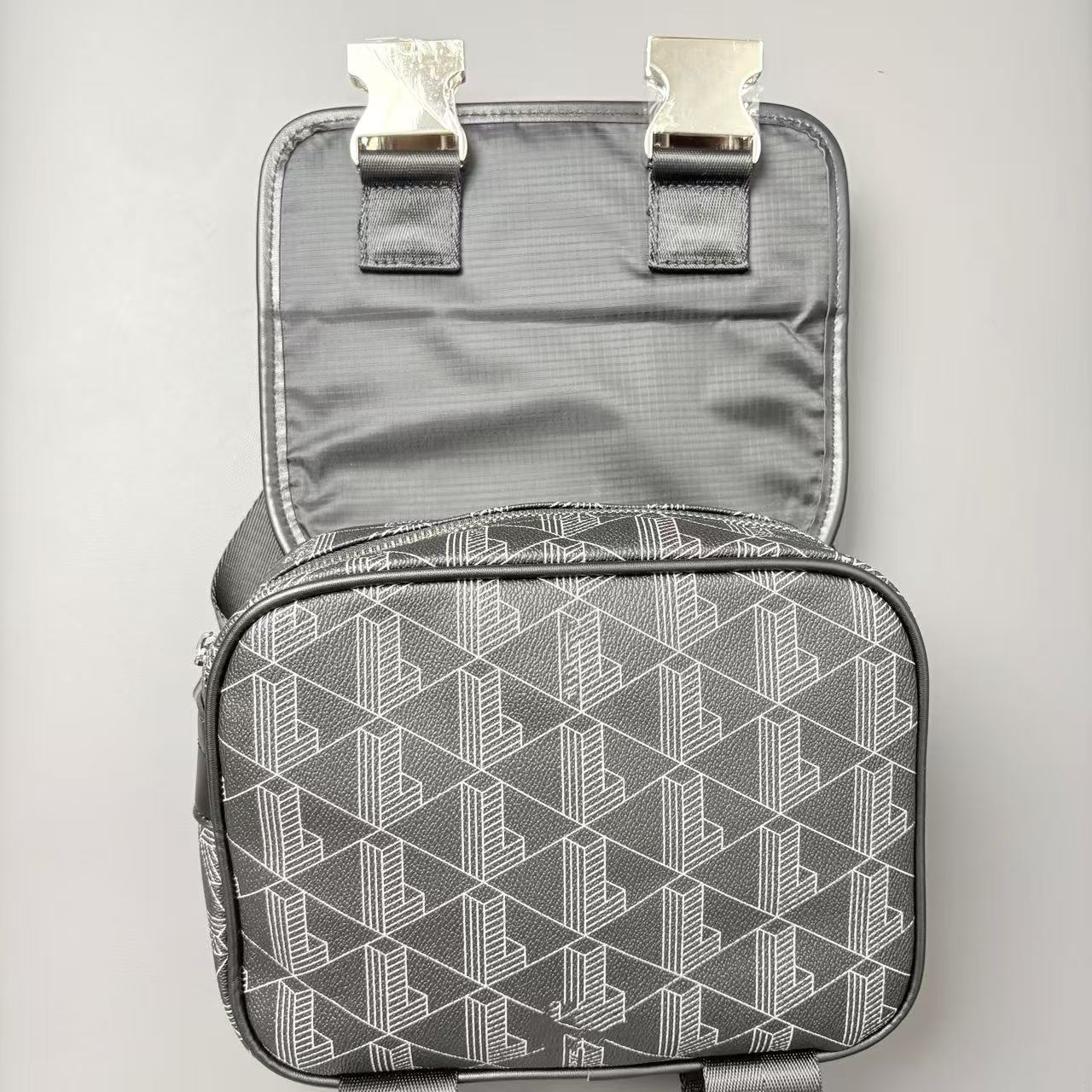 24 otoño nuevo estilo retro bolso de mensajero con estampado de hombro para hombre bolso de mensajero con doble hebilla