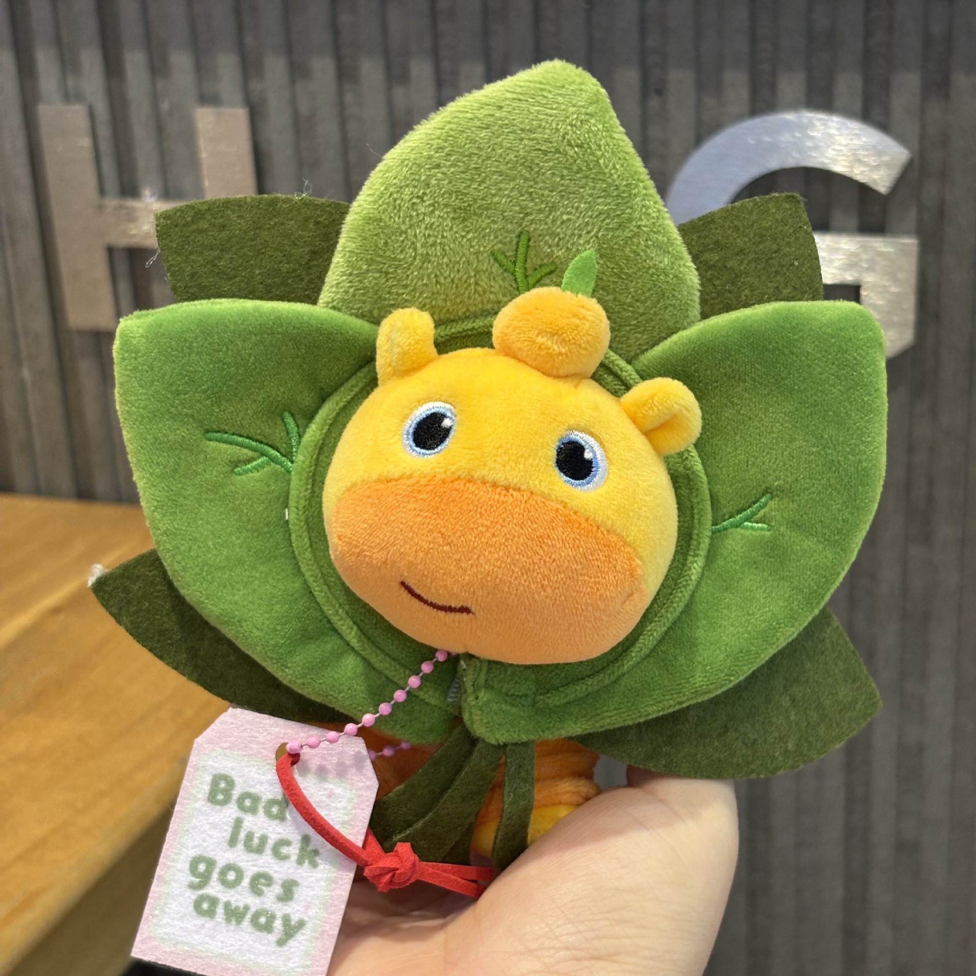 Grapefruit leaf headgear + sitting posture