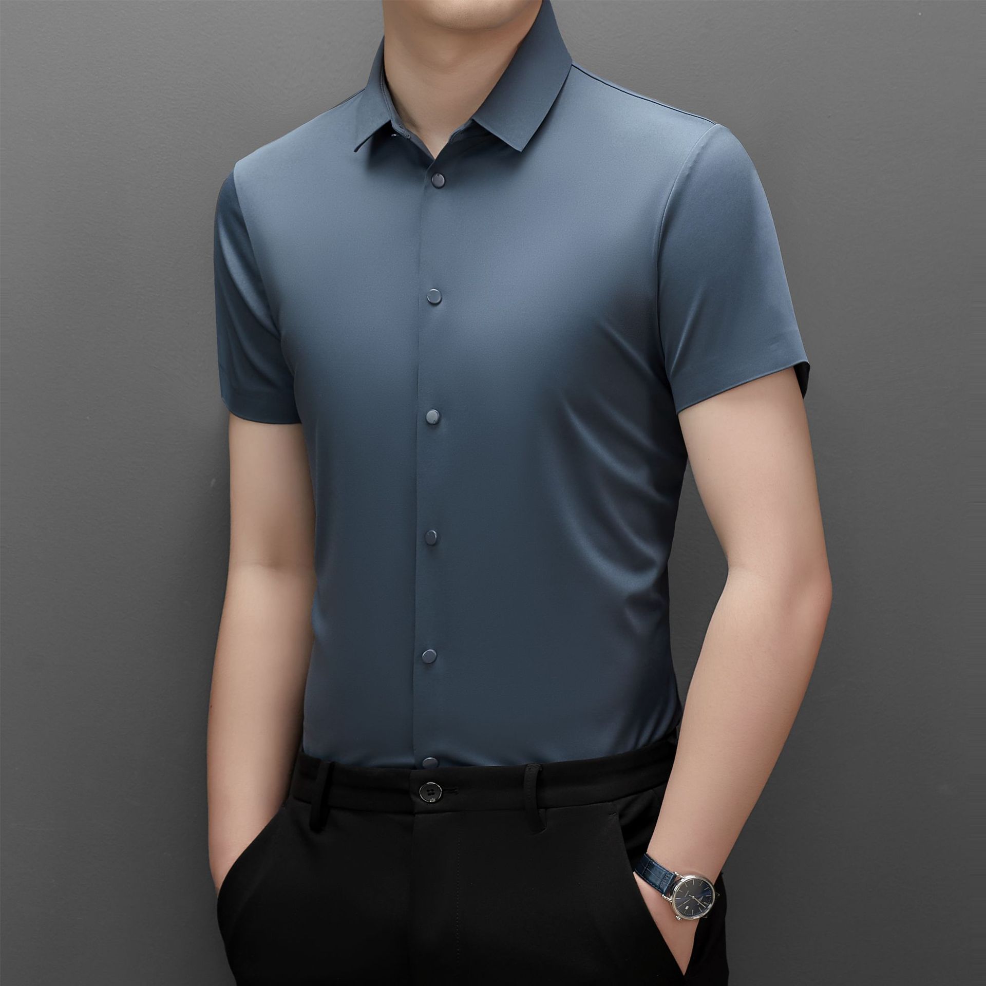 2024 nuevo estilo sin marcas sin quemar con solapa de manga corta de alto nivel de camisa de estilo de viento de Hong Kong elástica de viaje de negocios ropa de hombre transpirable