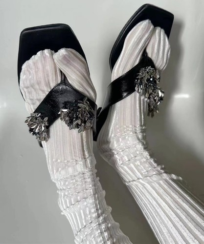 Niche designer catwalk Korean velvet vertical striped bright silk split-toe socks pile socks two-toe Xiaohongshu stockings