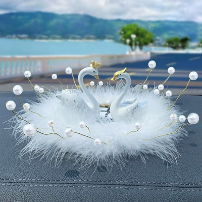 Car ornaments: decoration high-end atmosphere high-level goddess