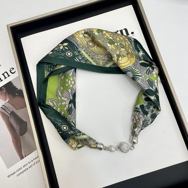 Primavera y verano nueva celebridad en línea mismo estilo banda de pelo bufanda correa de muñeca perezoso multi-funcional hebilla de succión magnética pequeña bufanda Venta caliente