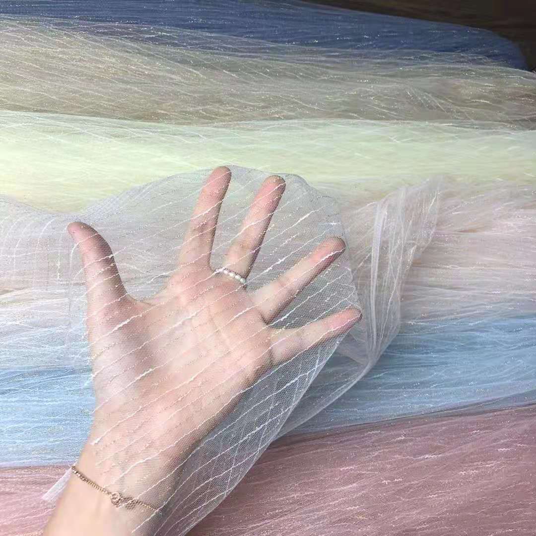 【现货供应】轻柔薄透金丝细条提花网纱 裙装小清新仙美网纱面料