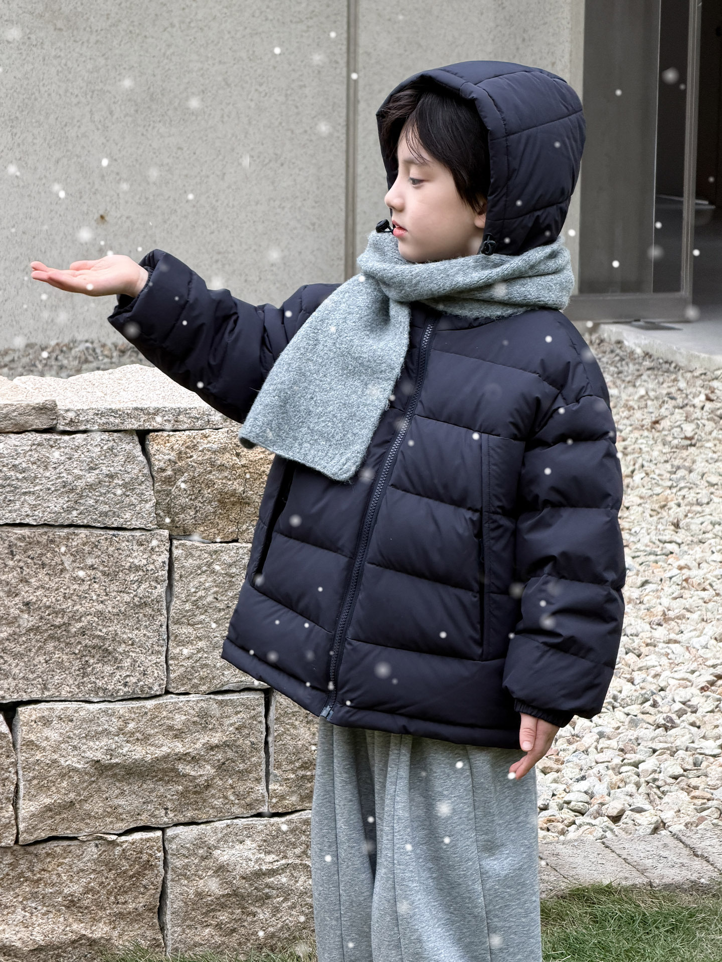 McCarthy ropa para niños chaqueta de plumón para niños chaqueta de pan gruesa para niños 2025 invierno nuevo chaqueta de calentamiento de la piel blanca