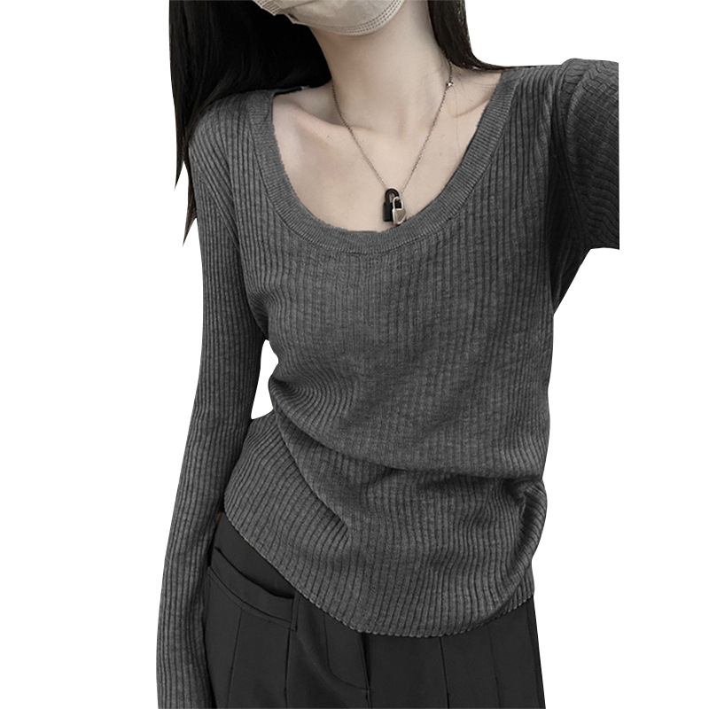가을 2024 년 새로운 긴 소매 니트 탑 로우 칼라 바닥 셔츠 여성의 가을과 겨울 올해의 인기있는 작은 셔츠