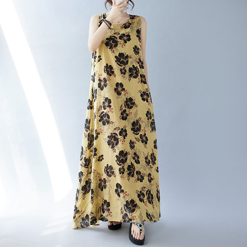 Real Shot Of The 2024 Summer New Bohemian Plus-size Sleeveless Round-neck Printed Mid-length Dress For Women_ecoleips.com