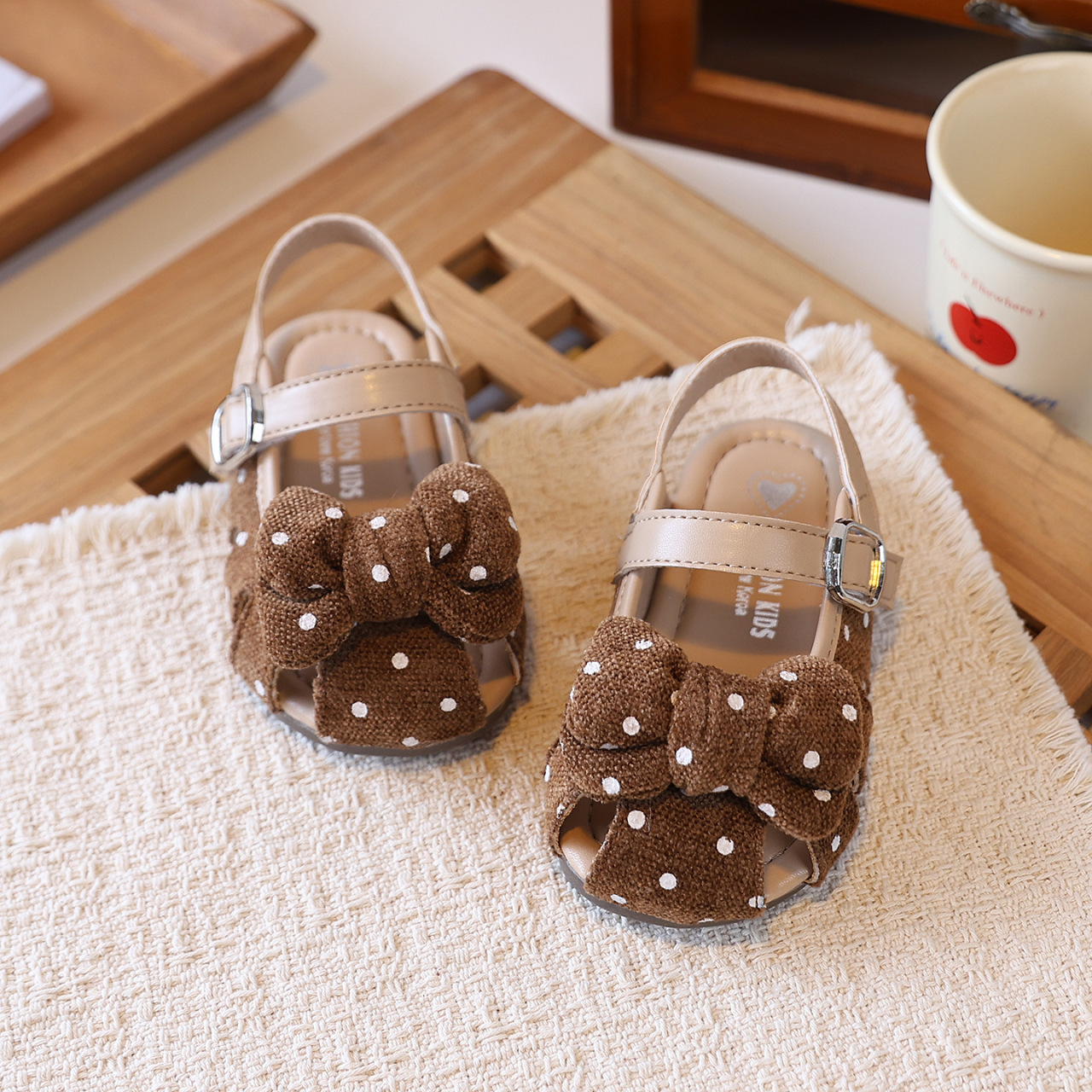 Niñas sandalias de moda versátiles de verano 2026 nuevos zapatos de princesa de estilo francés hueco zapatos casuales image 7