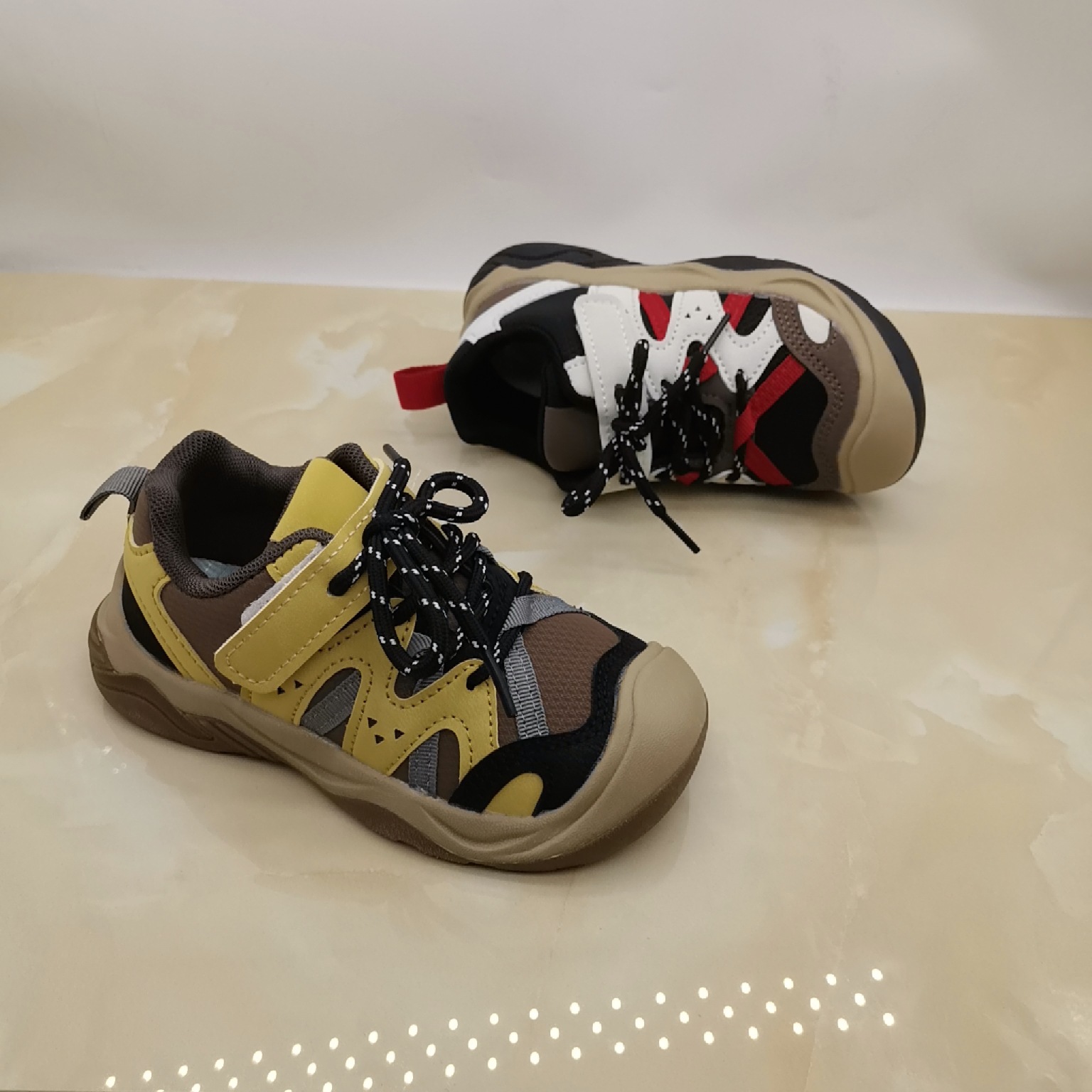 2026 otoño zapatos de cuero para niños al aire libre 1 - 6 años de edad zapatos de moda empalmado transpirable zapatos deportivos para niños y niñas