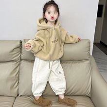 Ůͯ�ӽq���b�¿���⃺ͯ�ﶬ�b�Ӻ�ëë�l�����_ѝŮ�����ɼ���